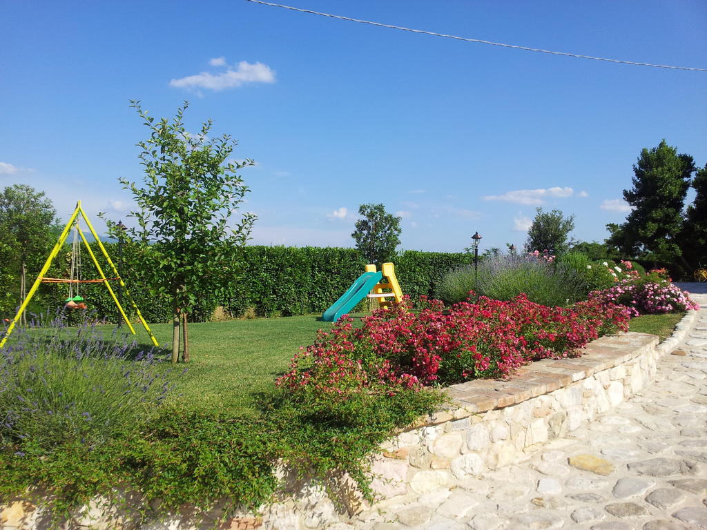 הוילה טודי Agriturismo La Torraccia מראה חיצוני תמונה