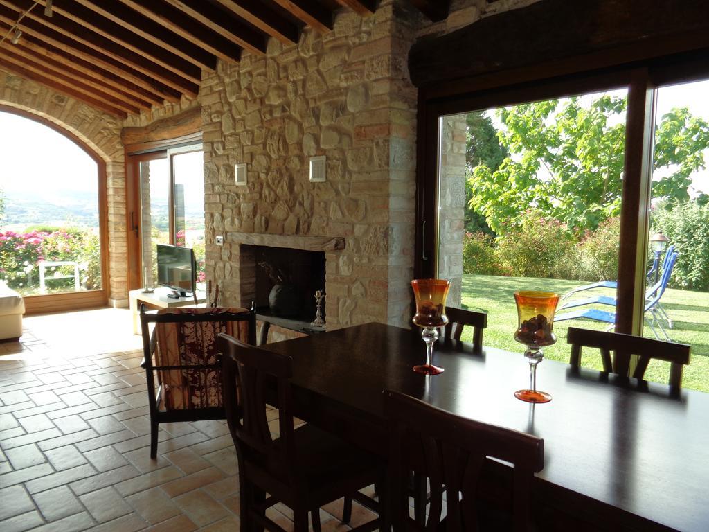טודי Agriturismo La Torraccia מראה חיצוני תמונה