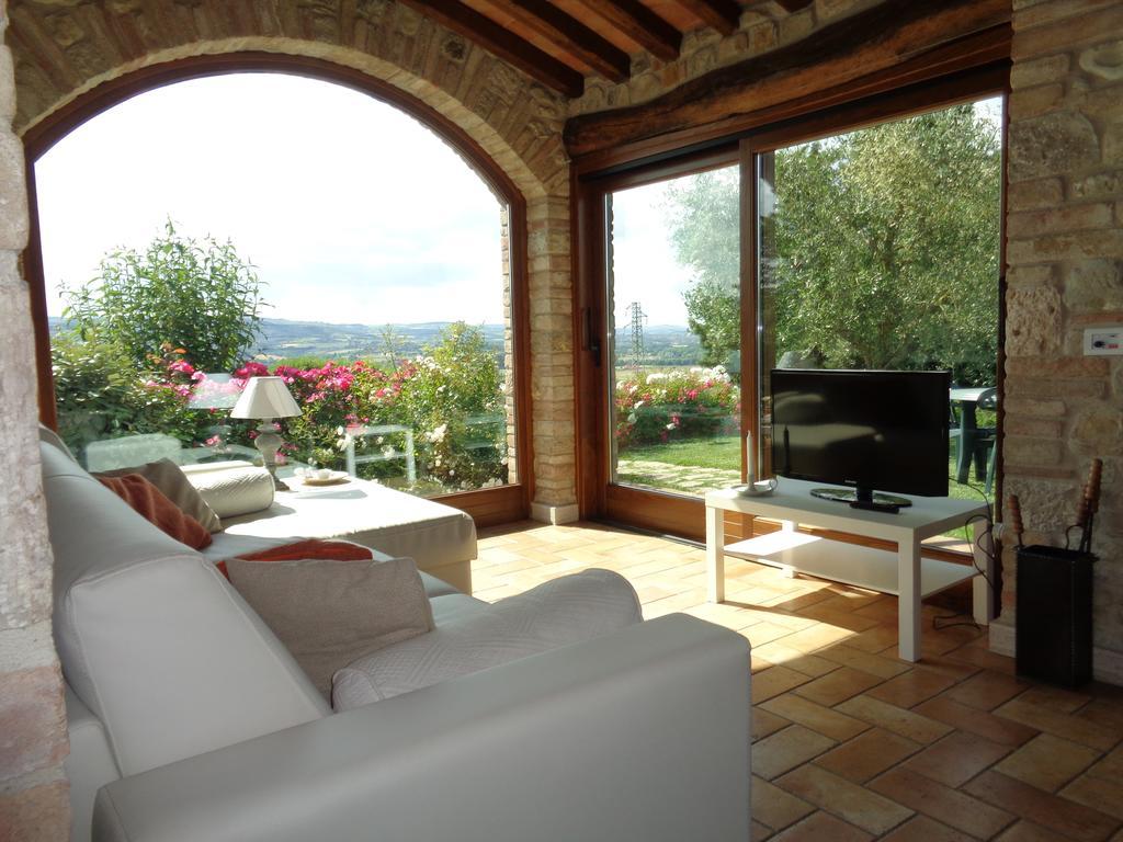 טודי Agriturismo La Torraccia מראה חיצוני תמונה