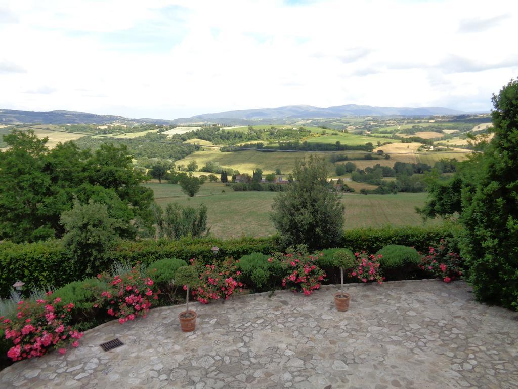 הוילה טודי Agriturismo La Torraccia מראה חיצוני תמונה